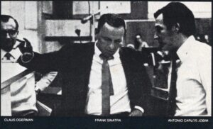 Frank Sinatra e Tom Jobim mostram a influencia da bossa nova na música norte americana