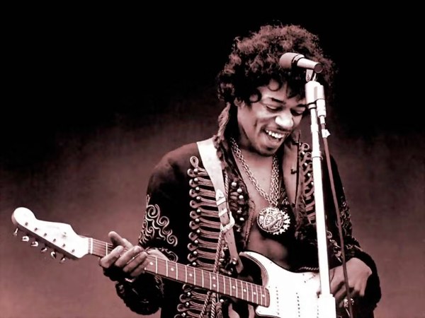 A guitarra Fender Stratocaster, lançada nos anos 50, é uma obra-prima de design e estética industrial que rompeu com os modelos da época e depois veio a ser o instrumento favorito de Jimi Hendrix